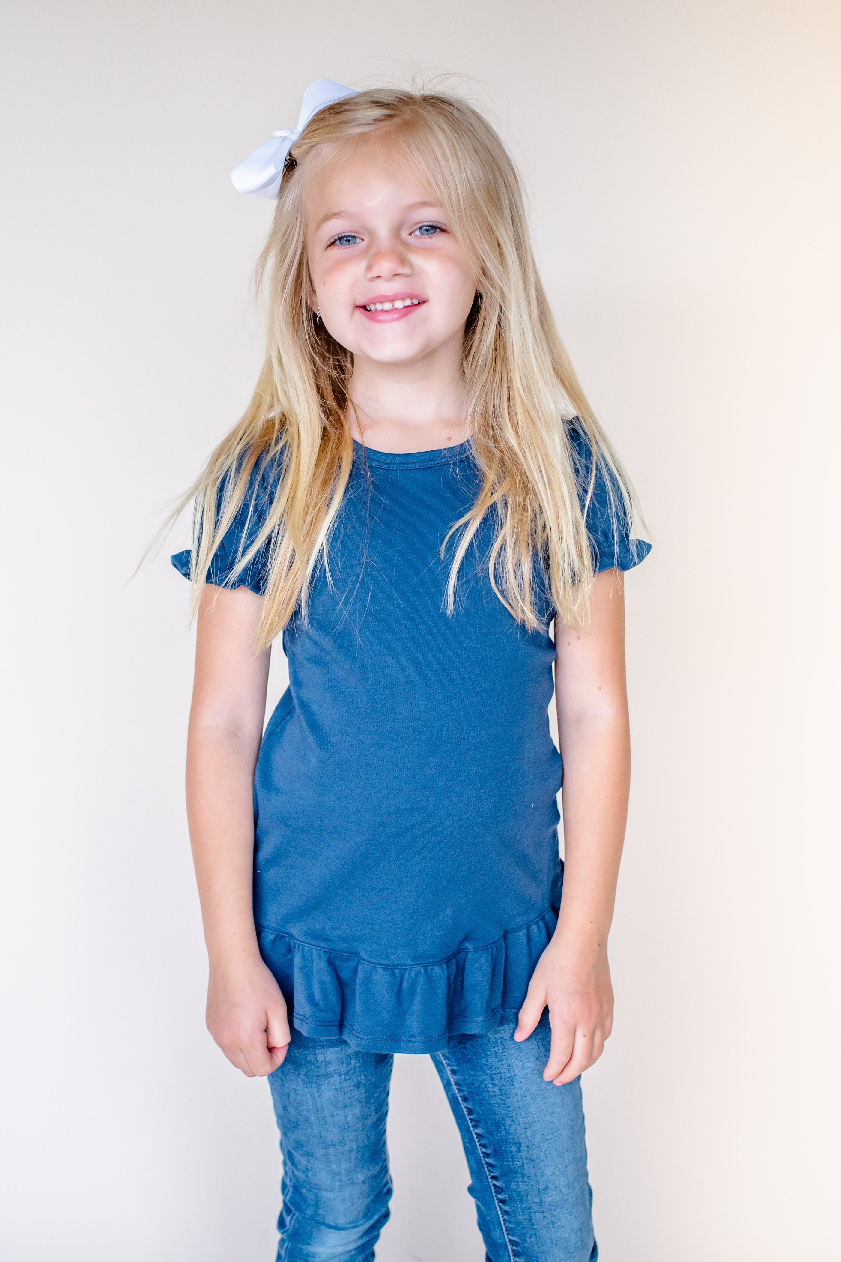 Girl's Short Sleeve Ruffle Shirt (Youth)