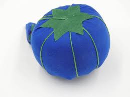 Pin cushion Tomato w/ Strawberry Emery