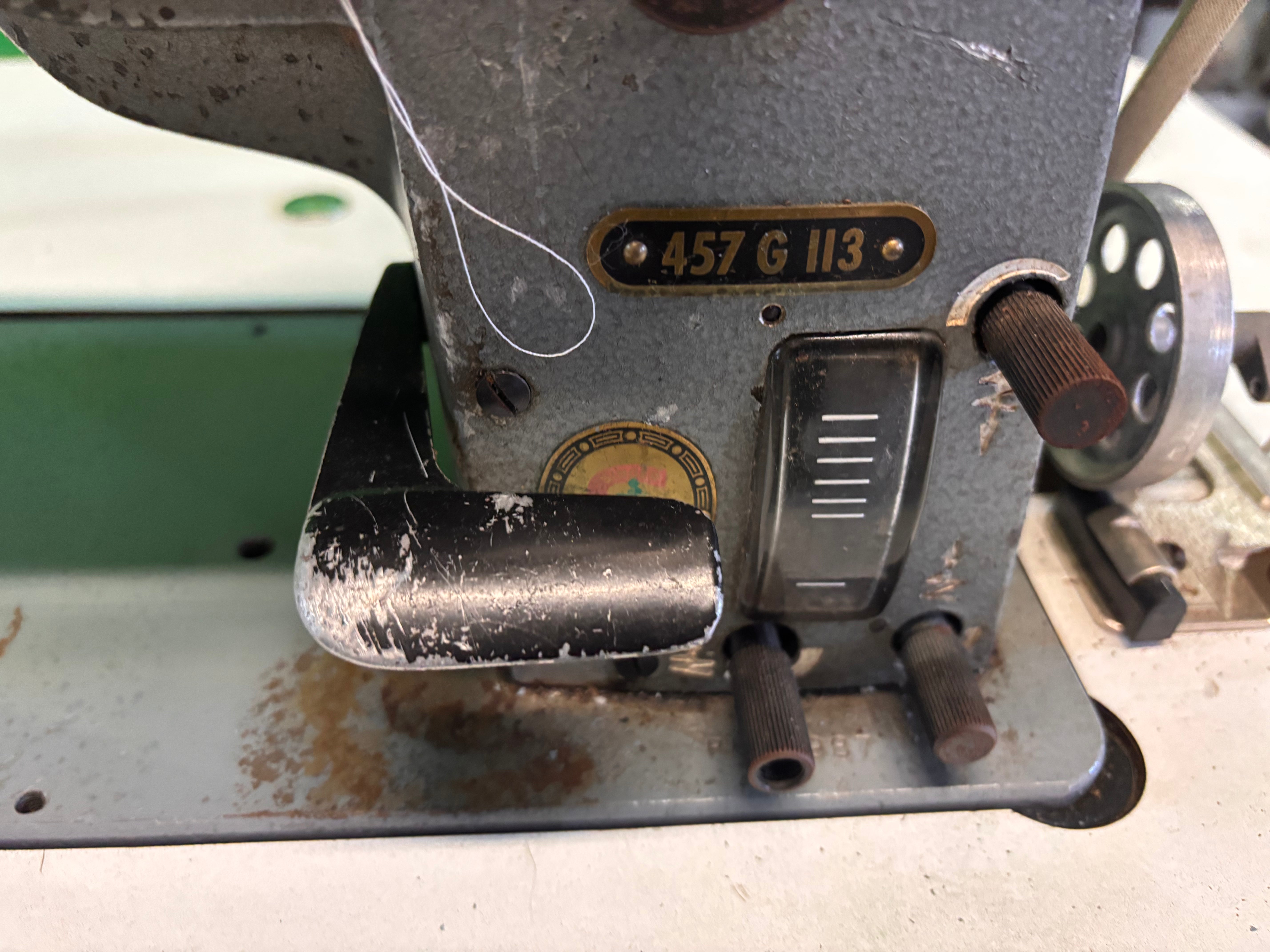 USED Singer 457-G-113 No Reverse