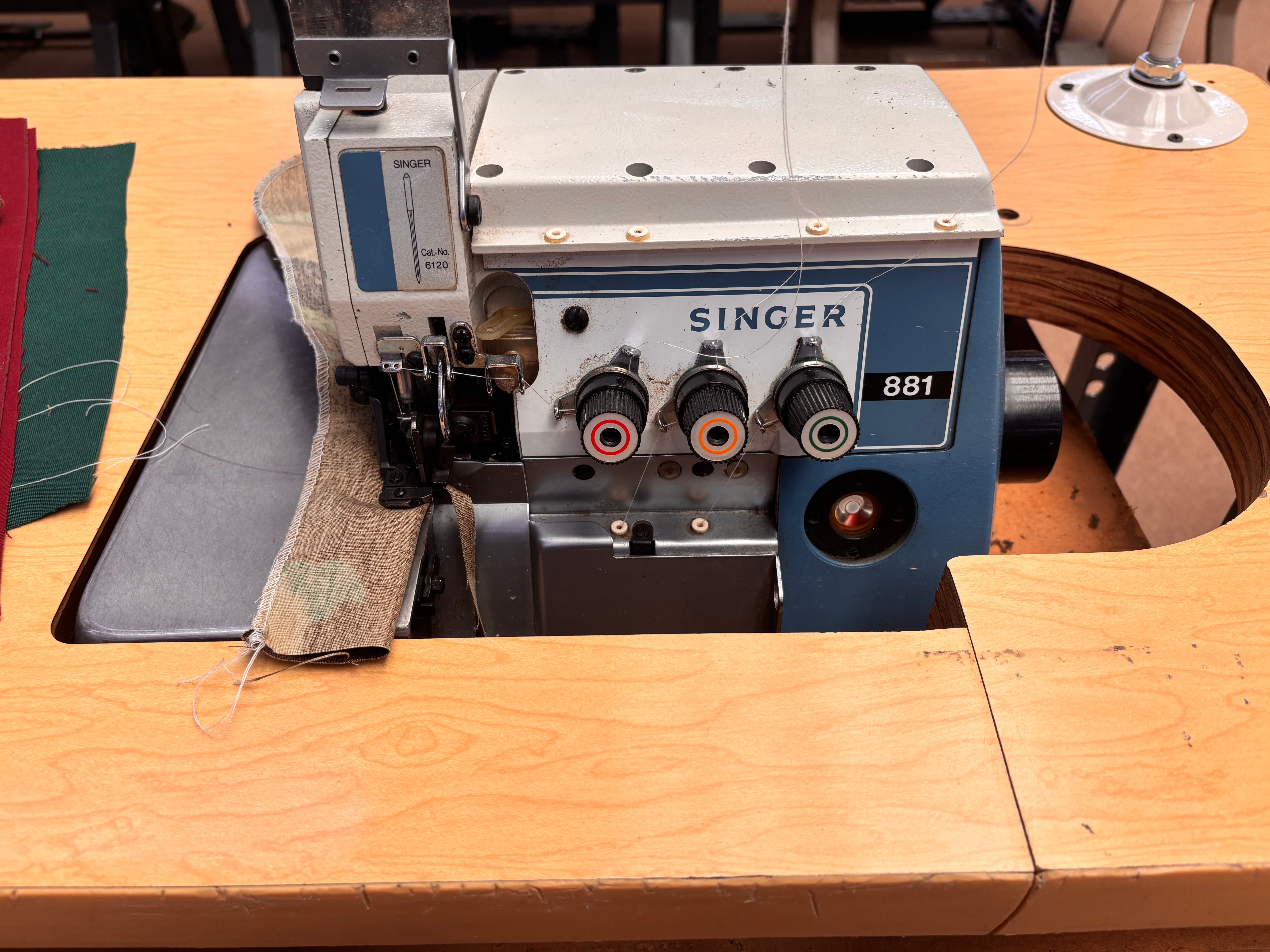 Used Singer 881
