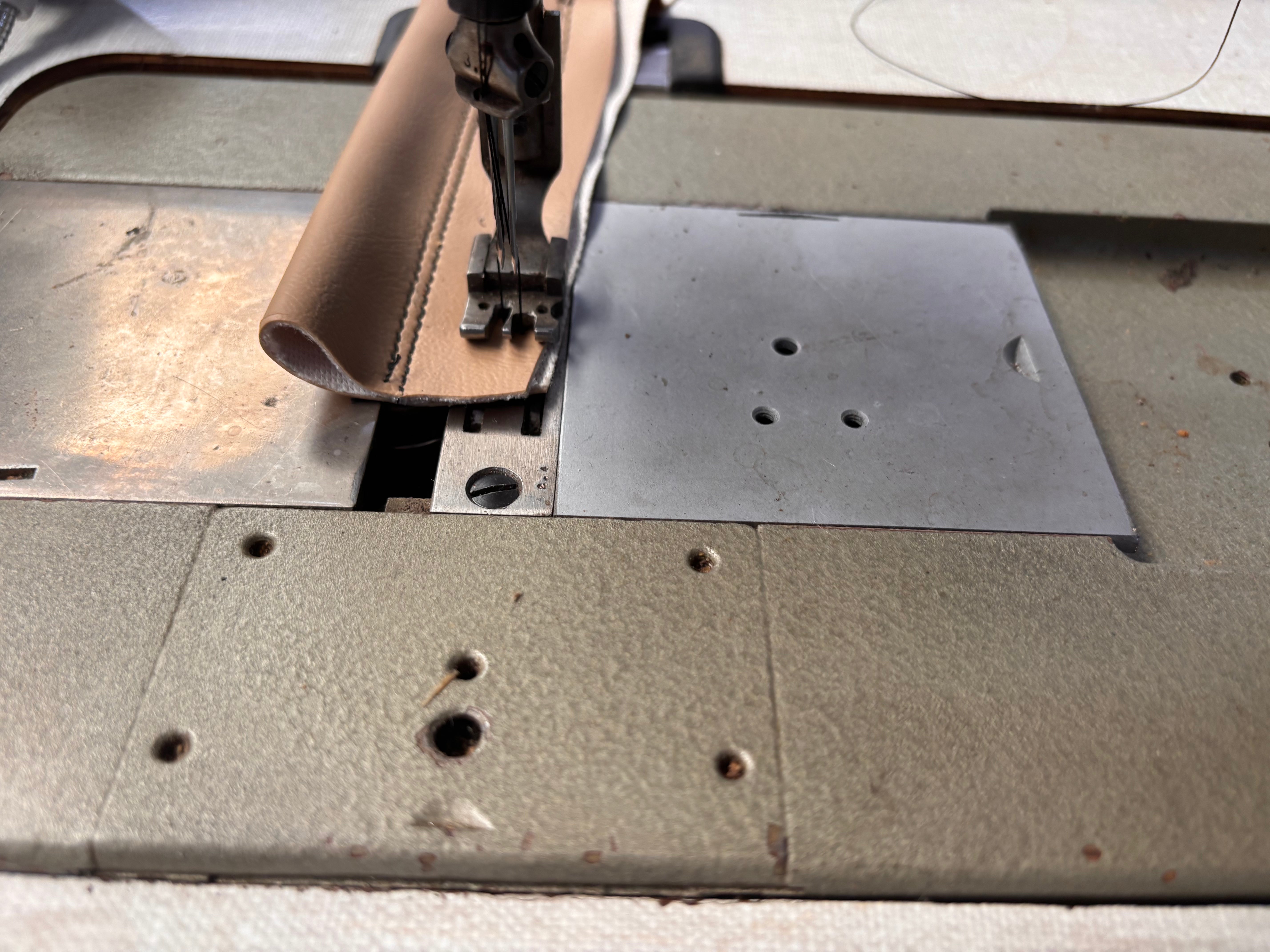 Used PFAFF Double Needle