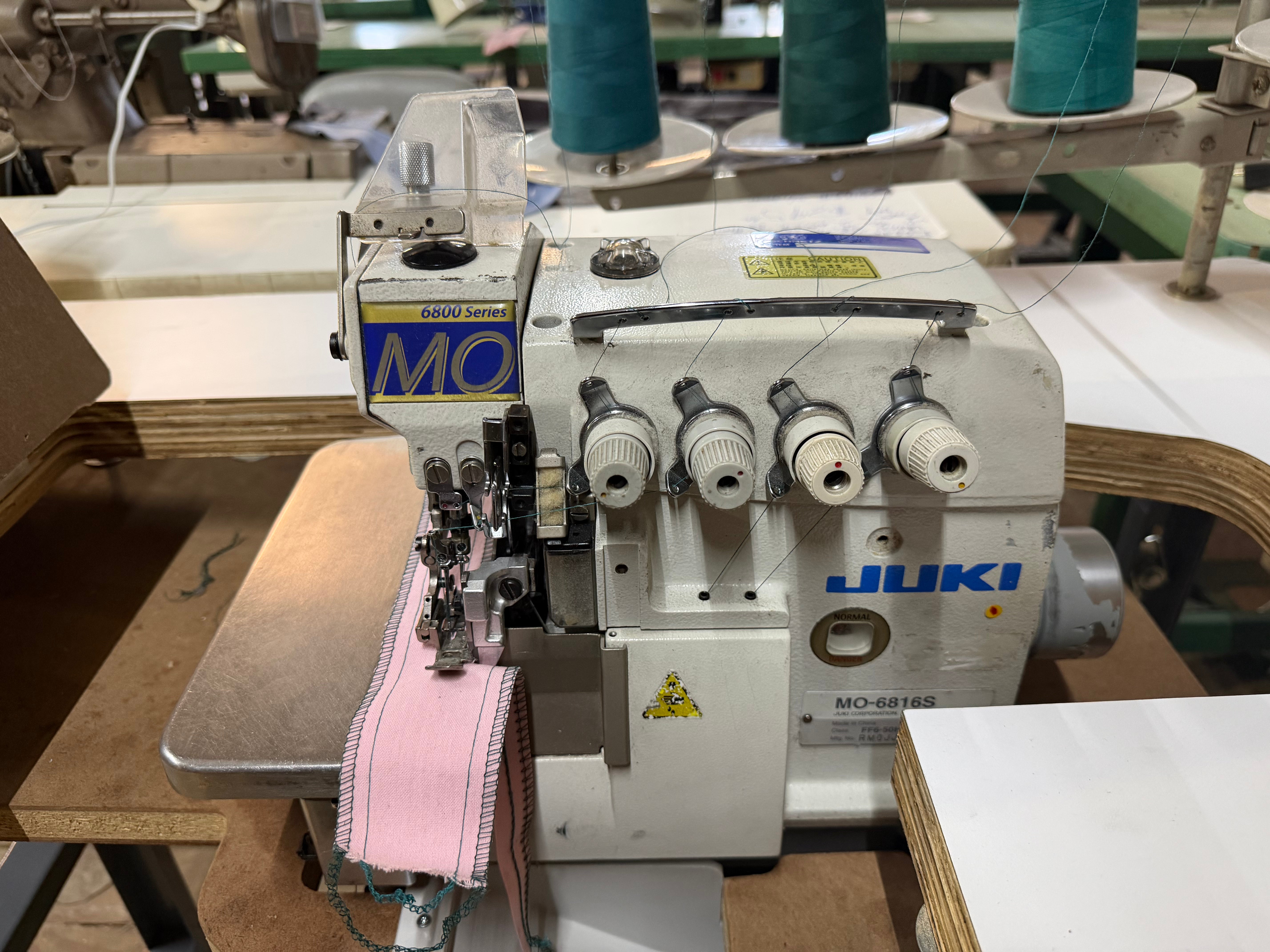 Used Juki 5 thread mo6800