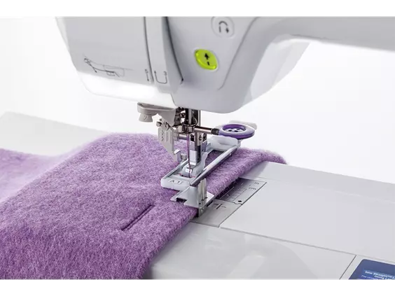 Brother SA105 Binding Buttonhole Foot