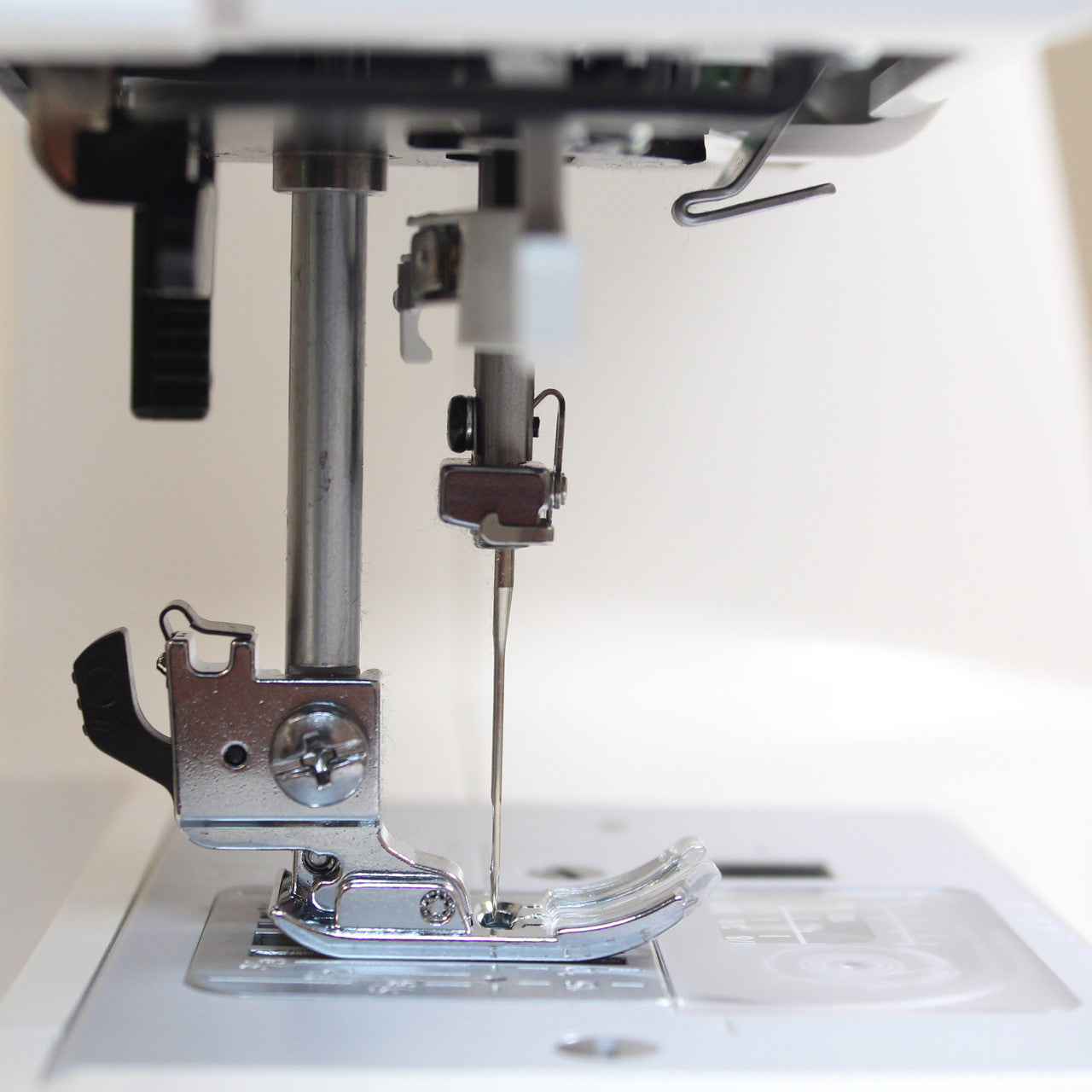 Juki HZL-LB5020 Compact Size Sewing Machine with 20 Stitch Patterns
